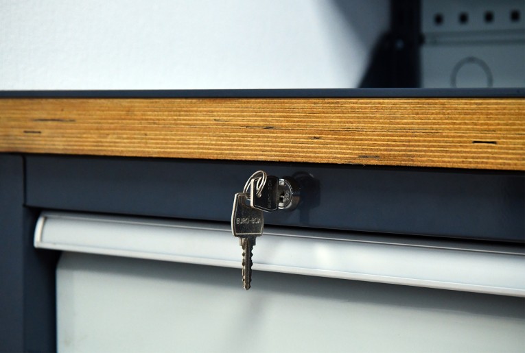 Верстак FBK 205.45.4-1 купить в Тюмени Верстак FBK 205.45.4-1 купить в Тюмени