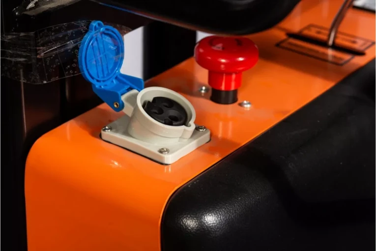 Штабелер с электроподъемом 1 т - 2 м Вилы: 1100 , Гелевая АКБ, SPN1020 SIBLINE купить в Тюмени Штабелер с электроподъемом 1 т - 2 м Вилы: 1100 , Гелевая АКБ, SPN1020 SIBLINE купить в Тюмени