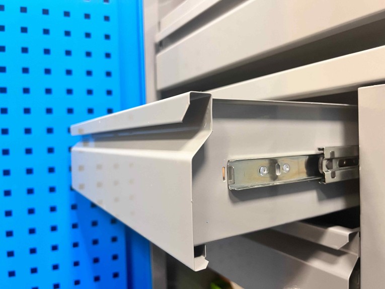 Шкаф инструментальный TNC 101.2B.4S купить в Тюмени Шкаф инструментальный TNC 101.2B.4S купить в Тюмени