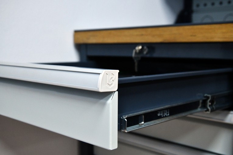 Верстак FBK 1551.13.3-1 купить в Тюмени Верстак FBK 1551.13.3-1 купить в Тюмени