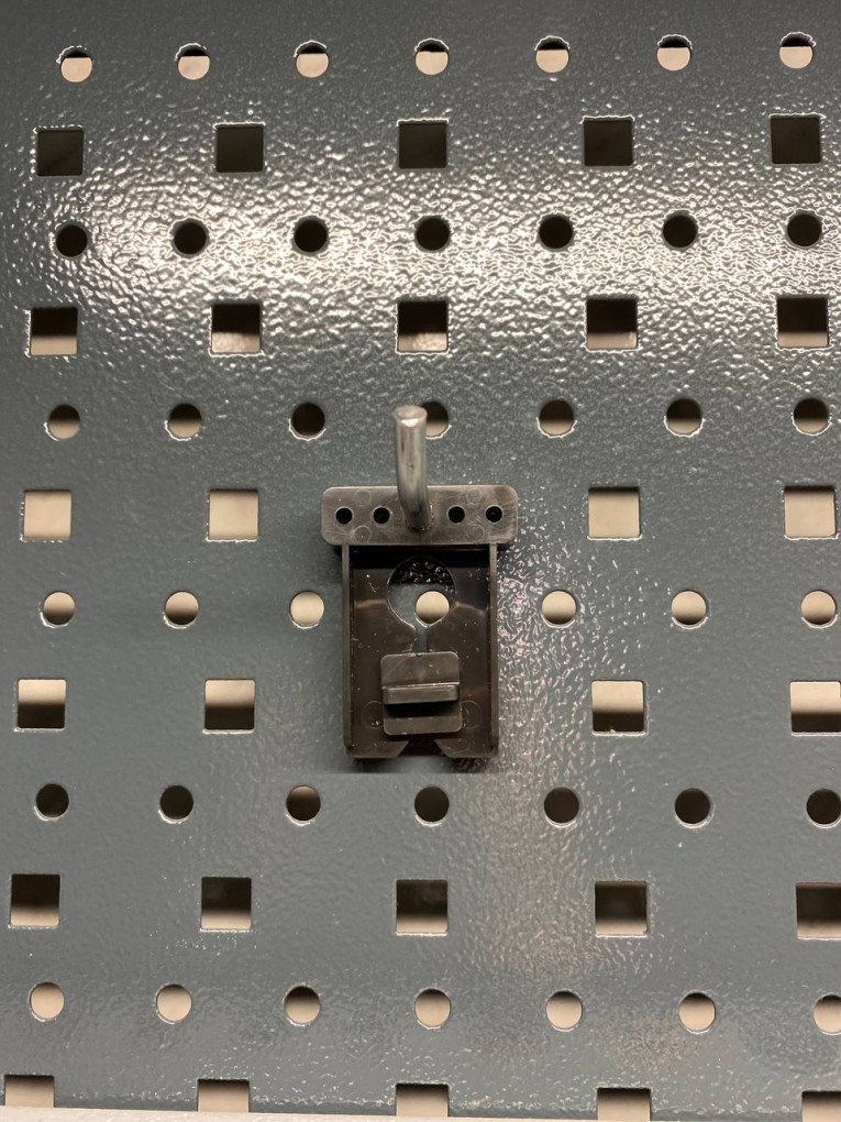 Крючок 38 мм купить в Тюмени Крючок 38 мм купить в Тюмени