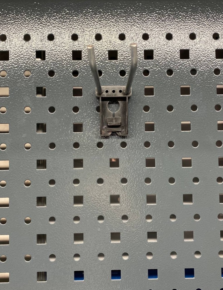 Крючок двойной 100 мм купить в Тюмени Крючок двойной 100 мм купить в Тюмени