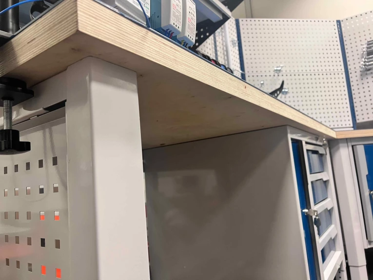 Стол-верстак Craft 2202.S4L34.24 купить в Тюмени Стол-верстак Craft 2202.S4L34.24 купить в Тюмени