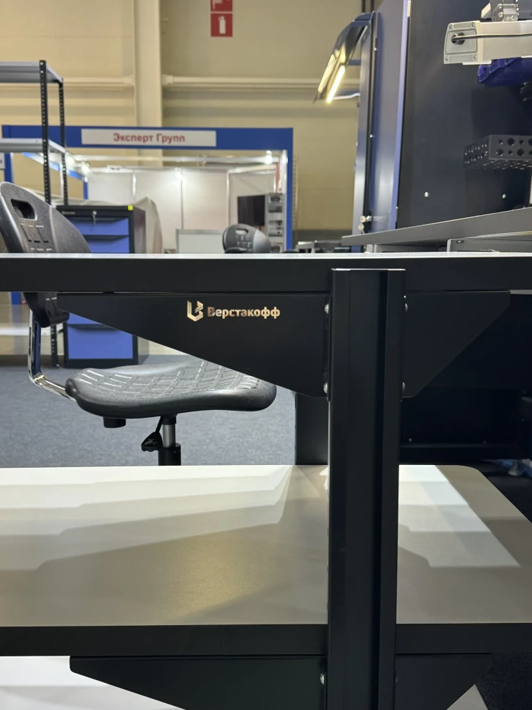 Подкатной антистатический стол SPC A купить в Тюмени Подкатной антистатический стол SPC A купить в Тюмени