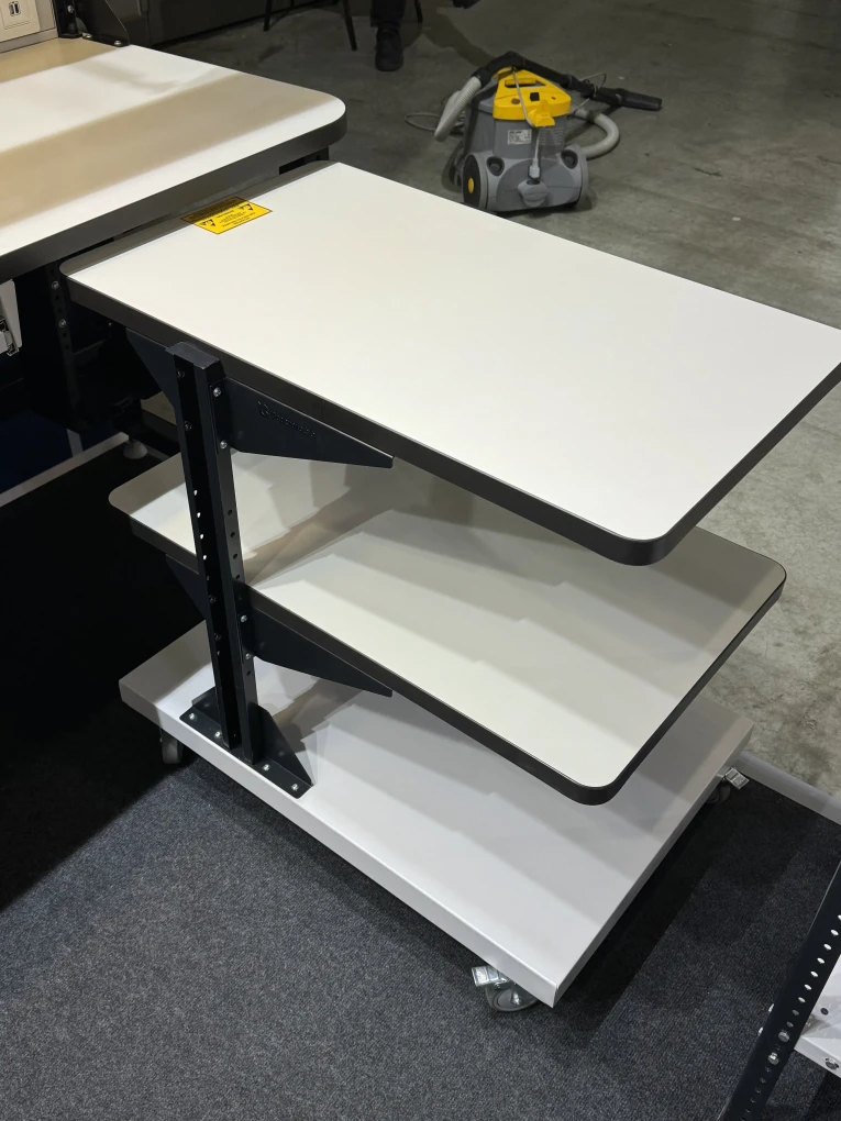 Подкатной антистатический стол SPC A купить в Тюмени Подкатной антистатический стол SPC A купить в Тюмени