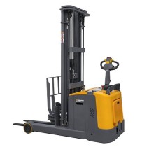 Штабелер самоходный CQD15R (1500 кг; 3,5 м; 24В / 270Ач, PV, EPS) SMARTLIFT (SMART) Штабелер самоходный CQD15R (1500 кг; 3,5 м; 24В / 270Ач, PV, EPS) SMARTLIFT (SMART)